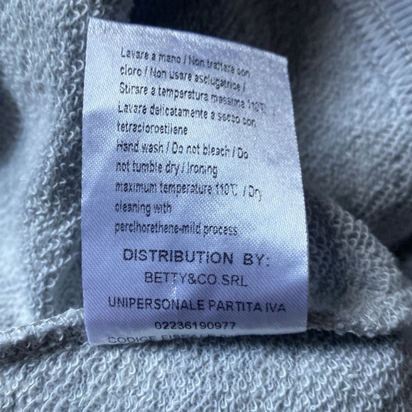 SHORT SLEEVES TOP BY MIHOS. SIZE M . - Picture 6 of 10